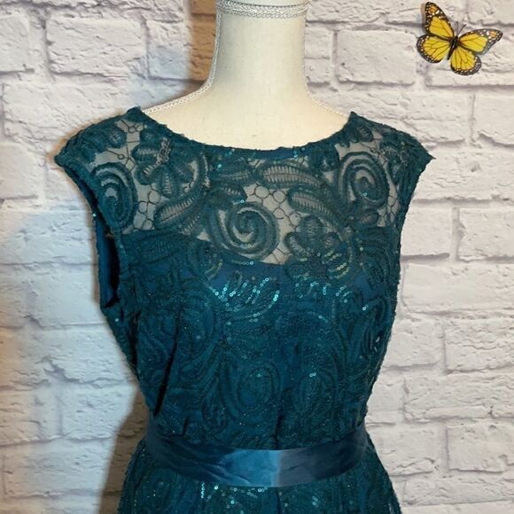 LE Chateau Sequin Soutache Shift Cocktail Dress Size XXS - Picture 4 of 15